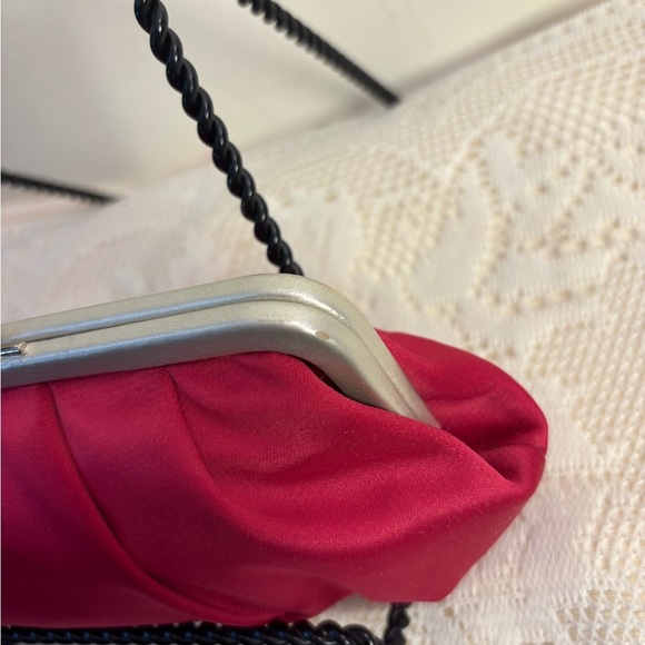 Coach Vibrant Magenta Satin & Silver Frame Kiss-lock Coin Wristlet - Picture 5 of 10